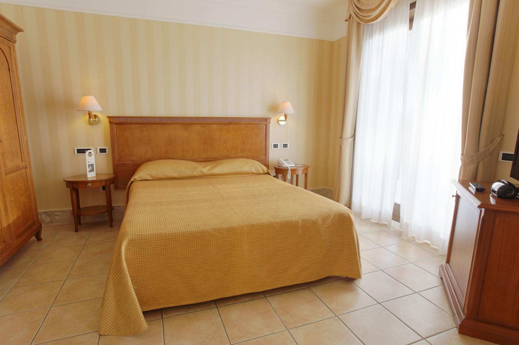 Dioscuri Bay Palace San Leone Esterno foto