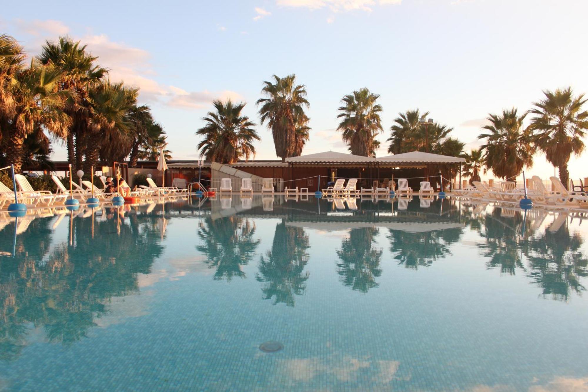 Dioscuri Bay Palace San Leone Esterno foto