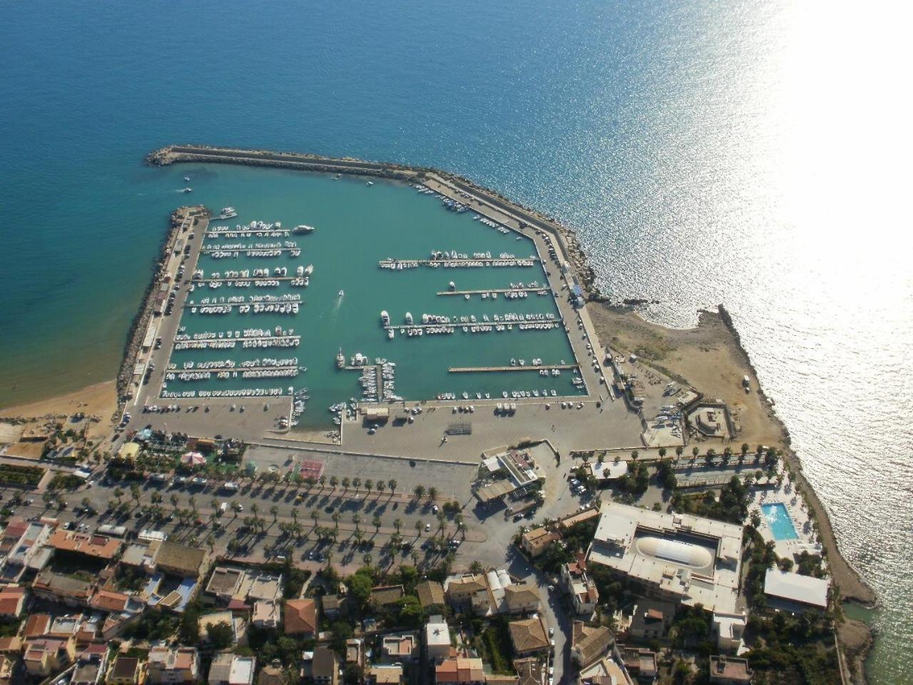 Dioscuri Bay Palace San Leone Esterno foto