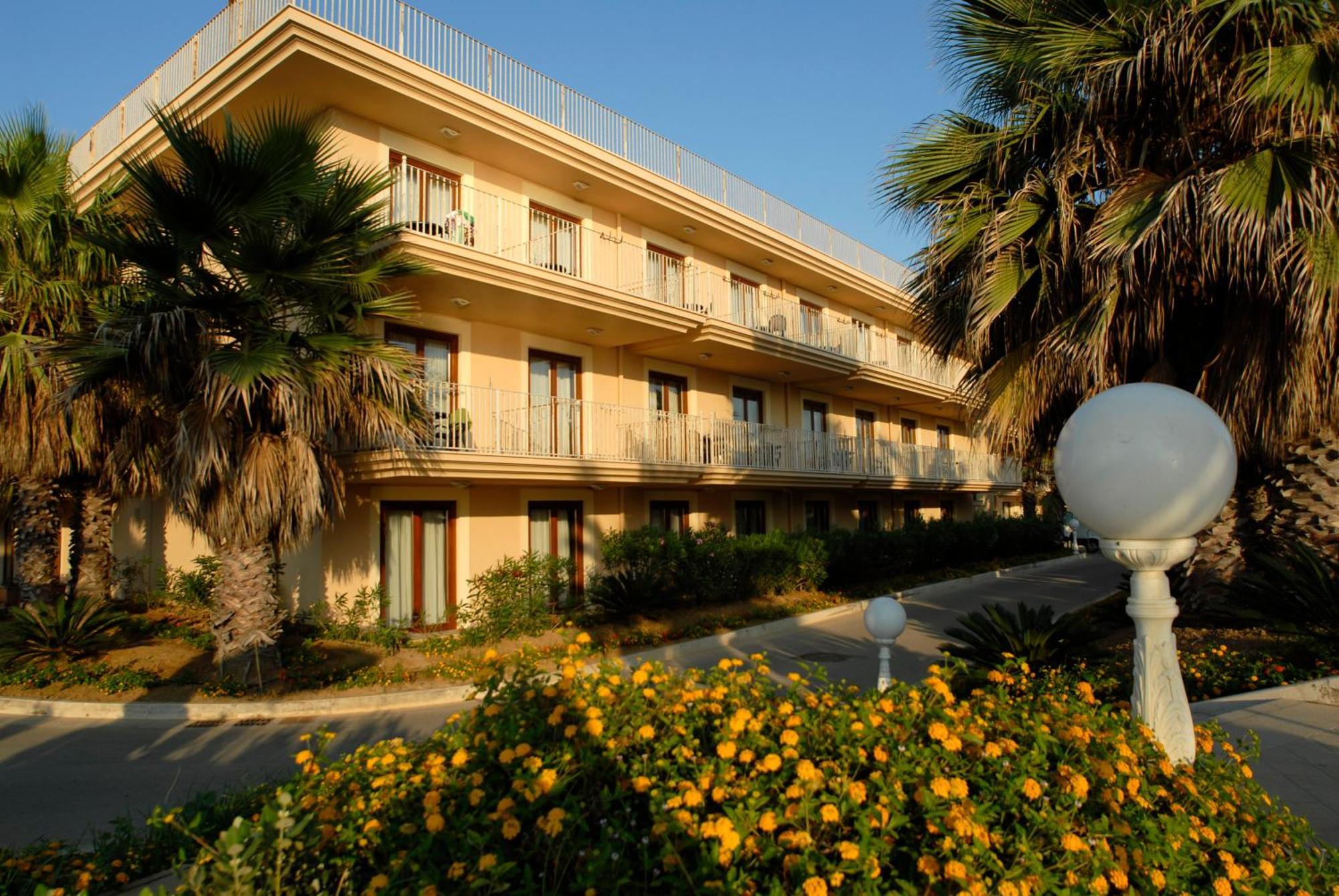 Dioscuri Bay Palace San Leone Esterno foto